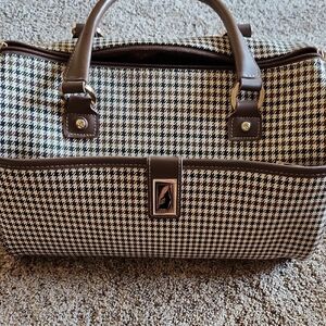 💕 Overnight/carryall luggage bag by London Fog💕